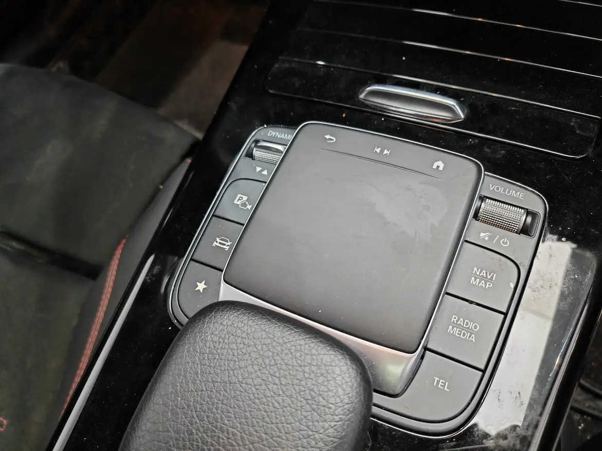 Mercedes-Benz Mercedes-Benz A-class A 200 L sports sedan fashion Version