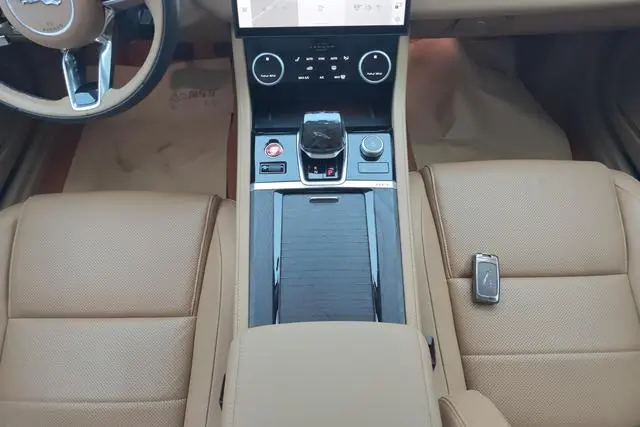 Jaguar Jaguar XFL 2.0T P250 two-wheel drive Exclusive Deluxe Edition