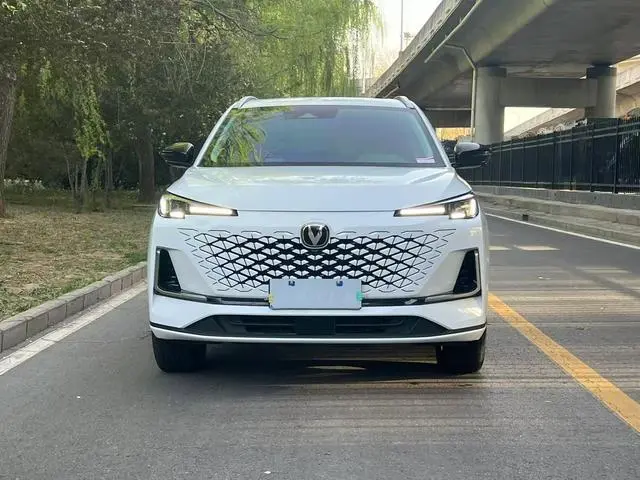 Changan Changan CS55 PLUS The third generation 1.5T DCT premium type