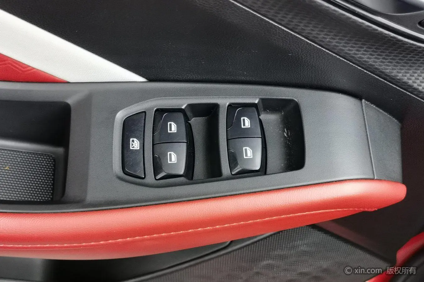 MG MG5 Facelift 180DVVT CVT Youth Deluxe Edition