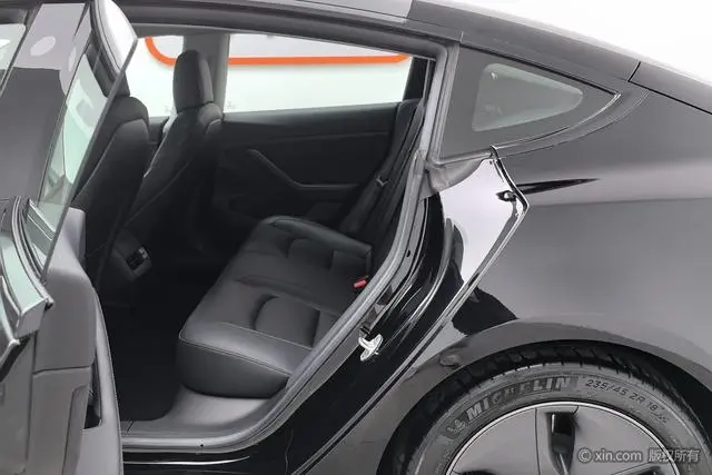 Tesla Model 3 Upgraded version of standard battery life rear drive