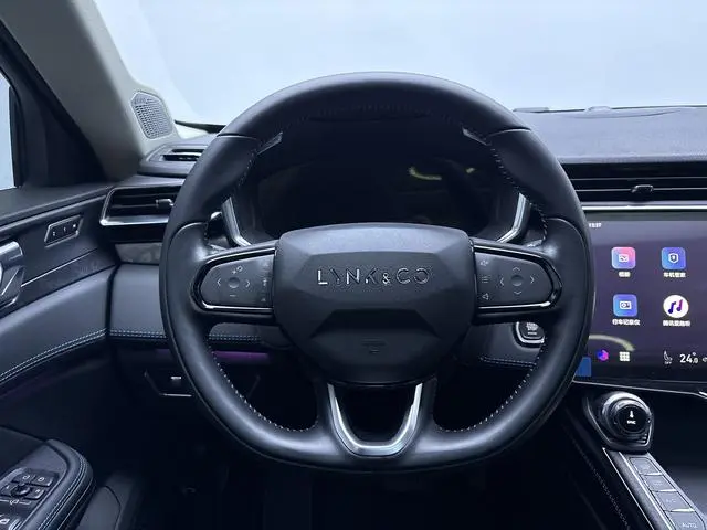 LYNK & CO Lynk 05 2.0TD two-wheel drive Halo
