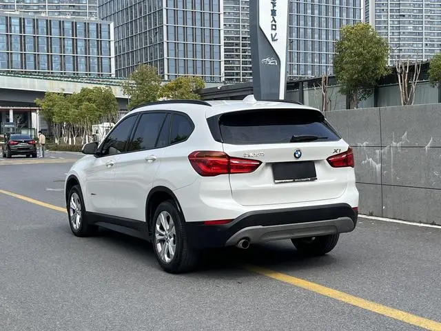 BMW BMW X1 sDrive18Li Exclusive type