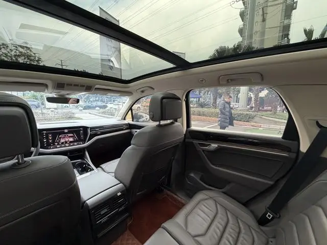 Volkswagen Touareg 3.0 TSI Sharp Front Version Country VI