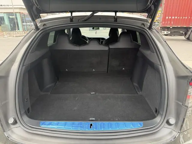Tesla Model X 75D