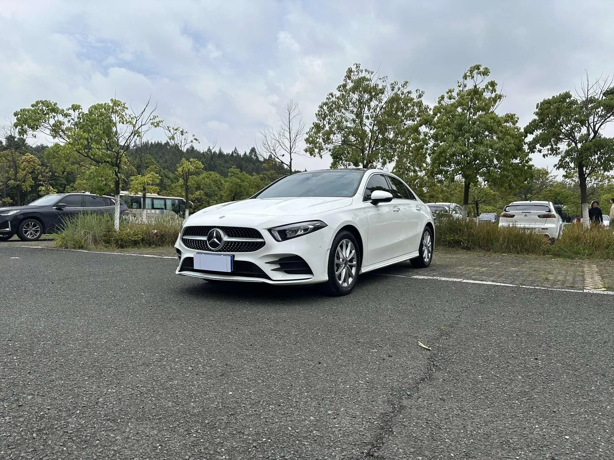 Mercedes-Benz Mercedes-Benz A-class Facelift A 200 L sports sedan fashion version