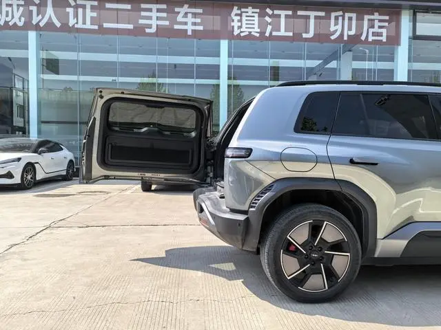 FANG CHENG BAO Titanium 3 501KM four-wheel drive Ultra version