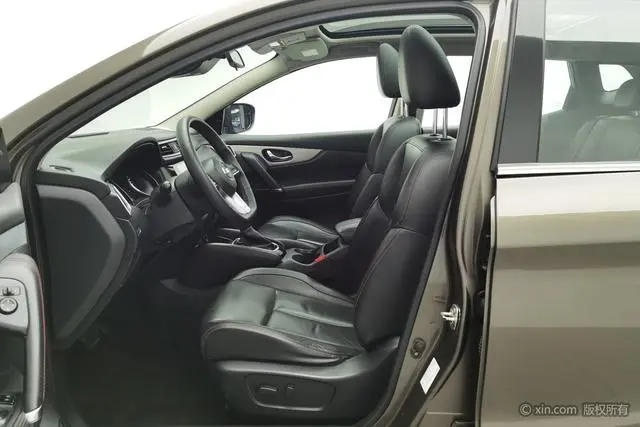 Nissan Qashqai 2.0 L XV Prem Deluxe Edition