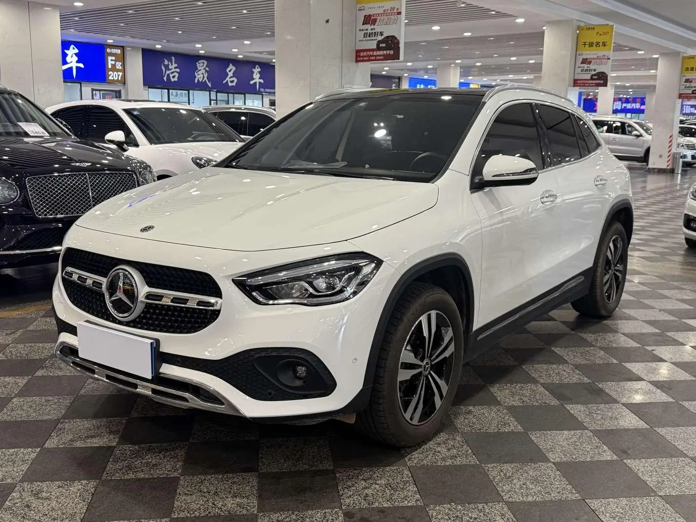 Mercedes-Benz Mercedes-Benz GLA GLA 200