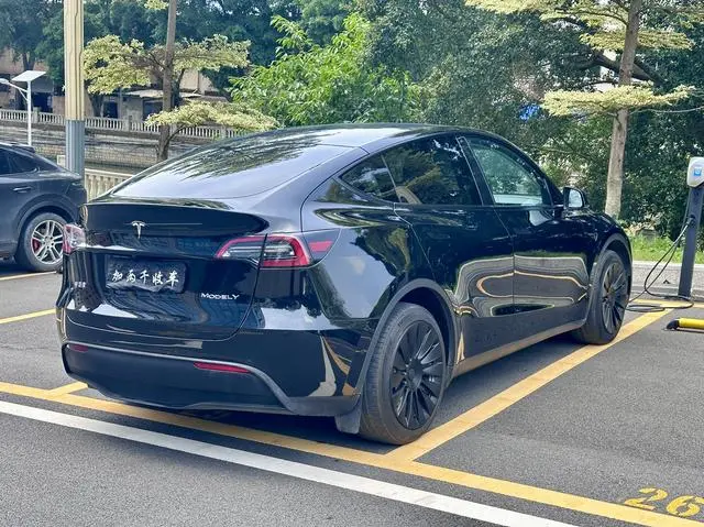 Tesla Model Y Standard battery life, rear-wheel drive version