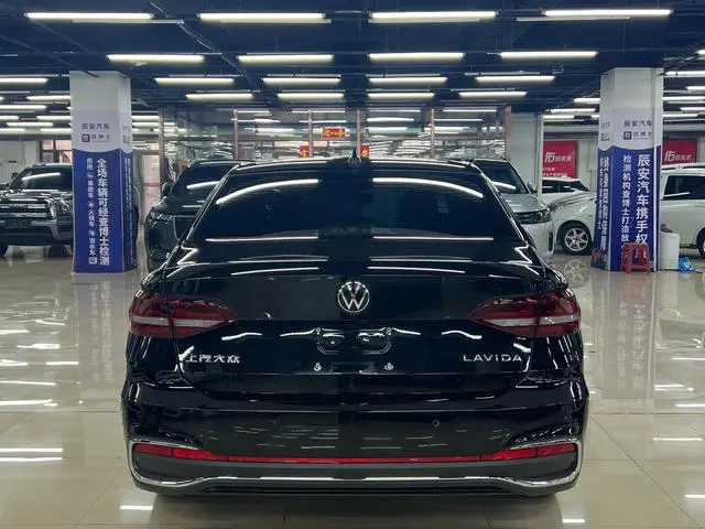 Volkswagen Lavida Facelift 1.5L automatic five million version
