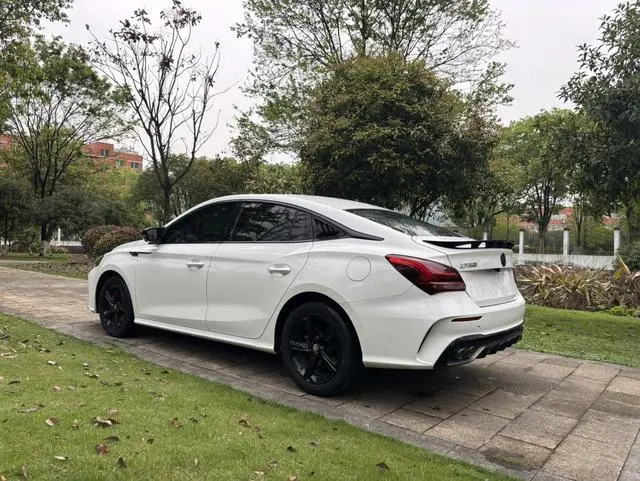 MG MG5 Scorpio 1.5T Trophy Sports Premium Edition