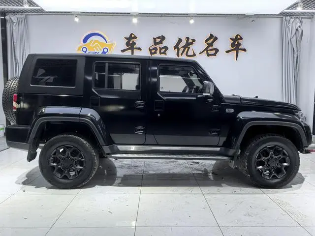 Beijing Beijing off-road BJ40 2.0D automatic four-wheel drive blade Hero version knight type