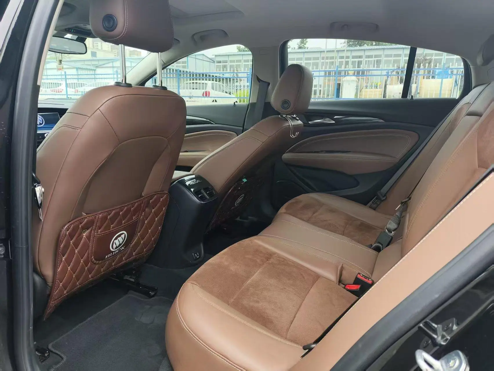 Buick Regal 552T luxury
