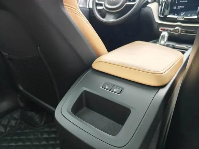 Volvo Volvo XC60 PHEV T8 E-drive Hybrid Zhizun Deluxe Edition Country V