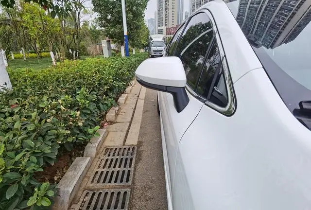 TOYOTA Asian lion 2.0L CVT Pioneer Edition