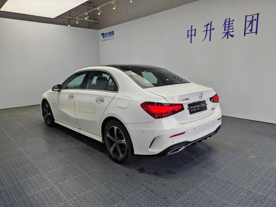 Mercedes-Benz Mercedes-Benz A-class A 200 L sports sedan fashion Version