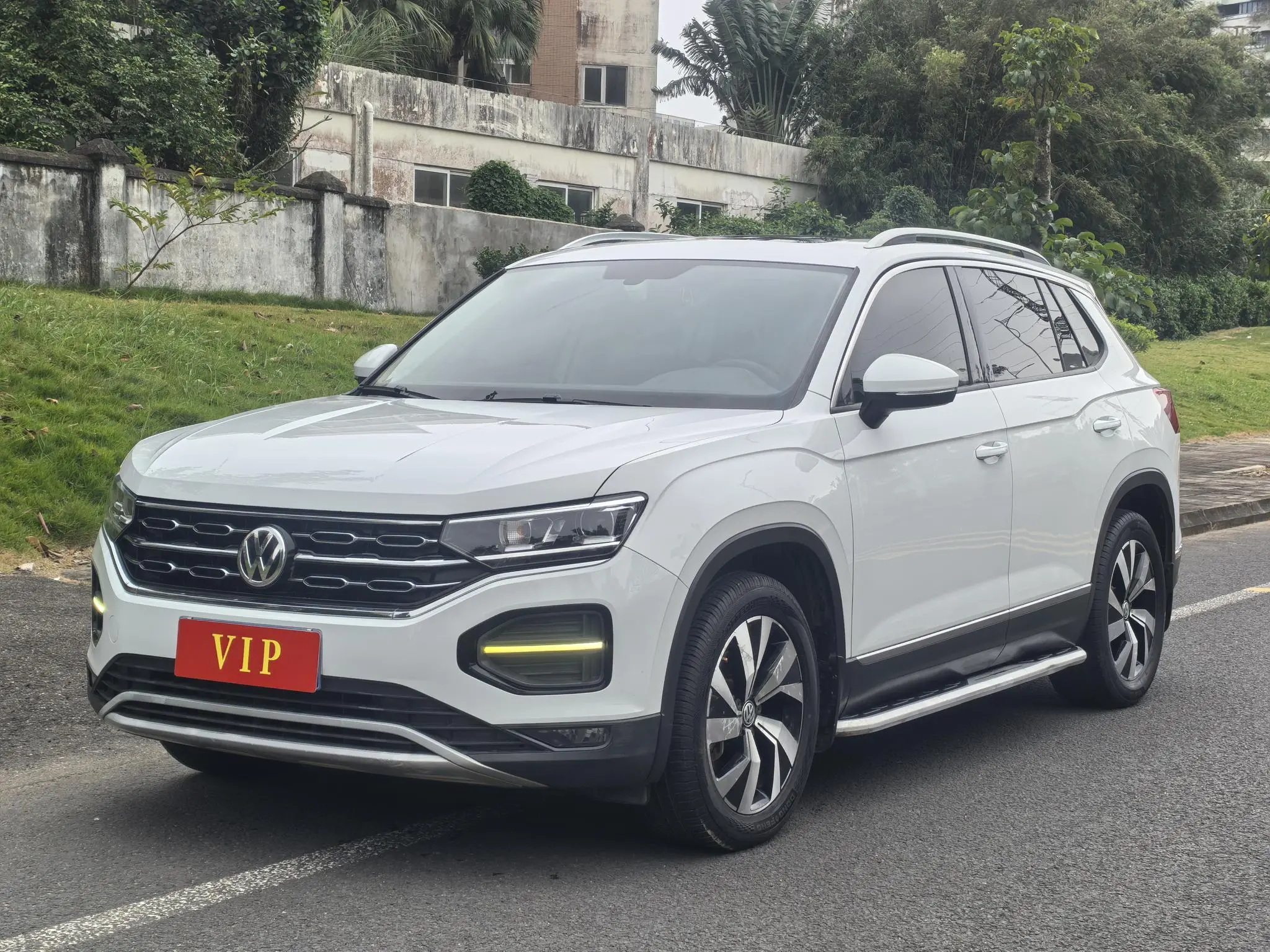 Volkswagen Tanyue 330TSI two-wheel drive luxury country VI