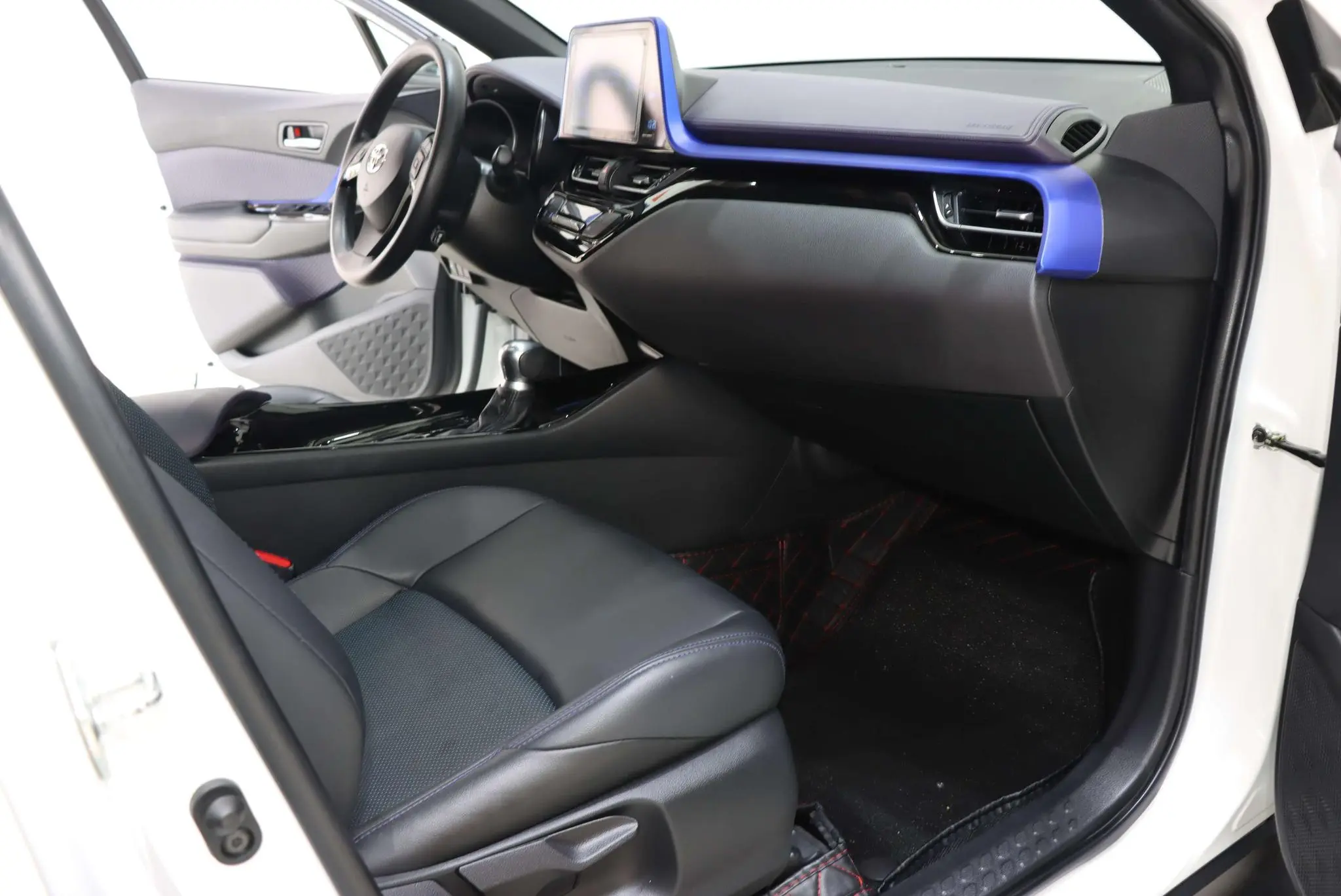 TOYOTA Toyota C-HR 2.0L Leading version