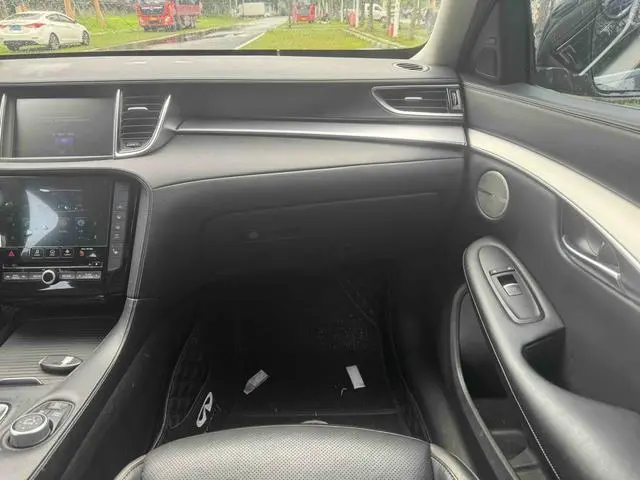 Infiniti Infiniti QX50 2.0T four-wheel drive smart version