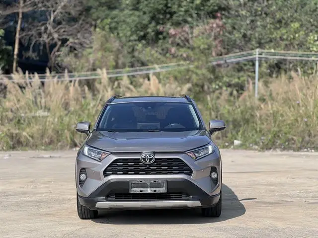 TOYOTA RAV4 Rongfang 2.0L CVT two-wheel drive fashion version