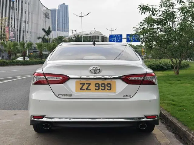 TOYOTA Camry 2.5G Deluxe Edition