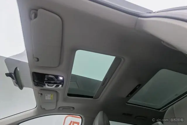 Roewe Roewe iMAX8 400TGI Premium Edition