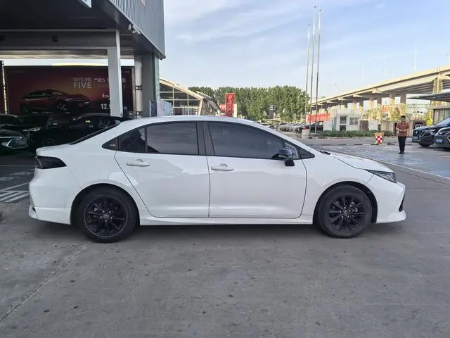 TOYOTA Corolla 1.5L CVT 20th Anniversary Platinum Commemorative Edition