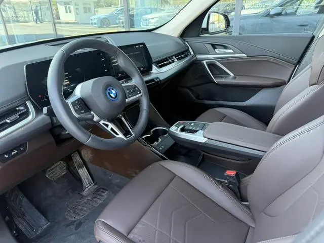 BMW BMW iX1 eDrive25L M sports suit