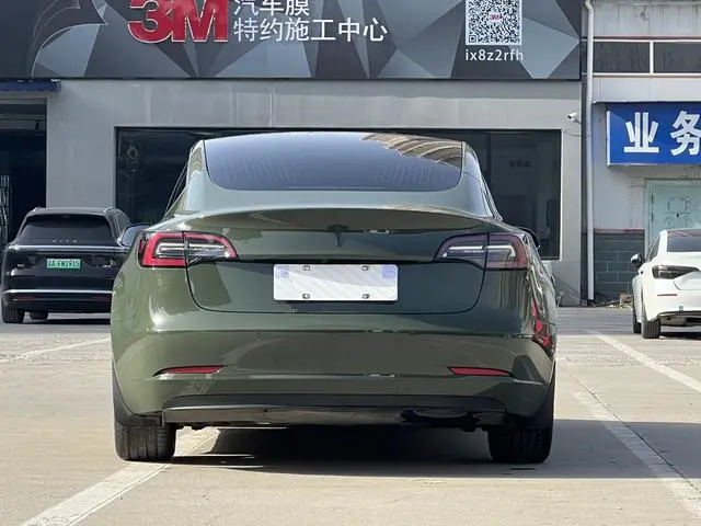 Tesla Model 3 Upgraded version of standard battery life rear drive