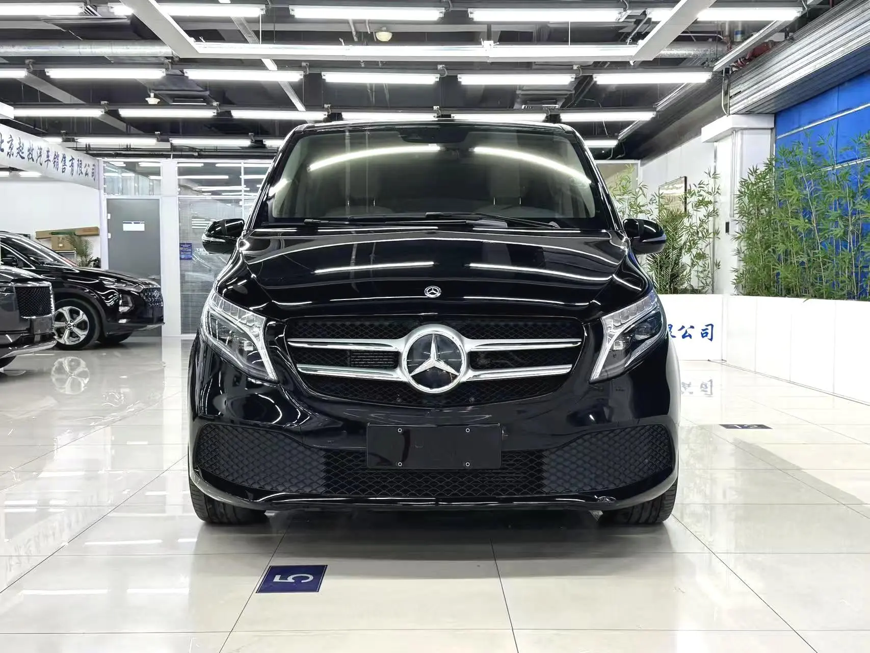 Mercedes-Benz Mercedes-Benz V-class V 260 Pilot Edition