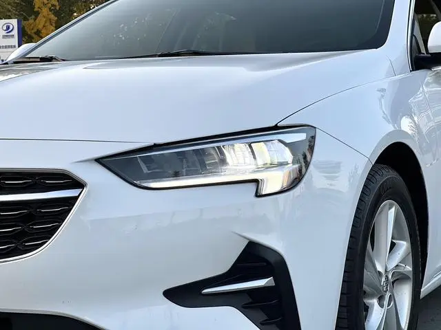 Buick Regal 552T luxury