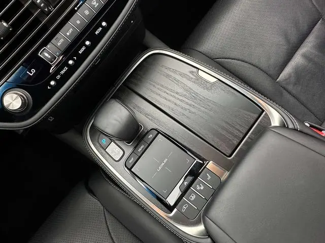 Lexus Lexus LS 500h Excellent Edition