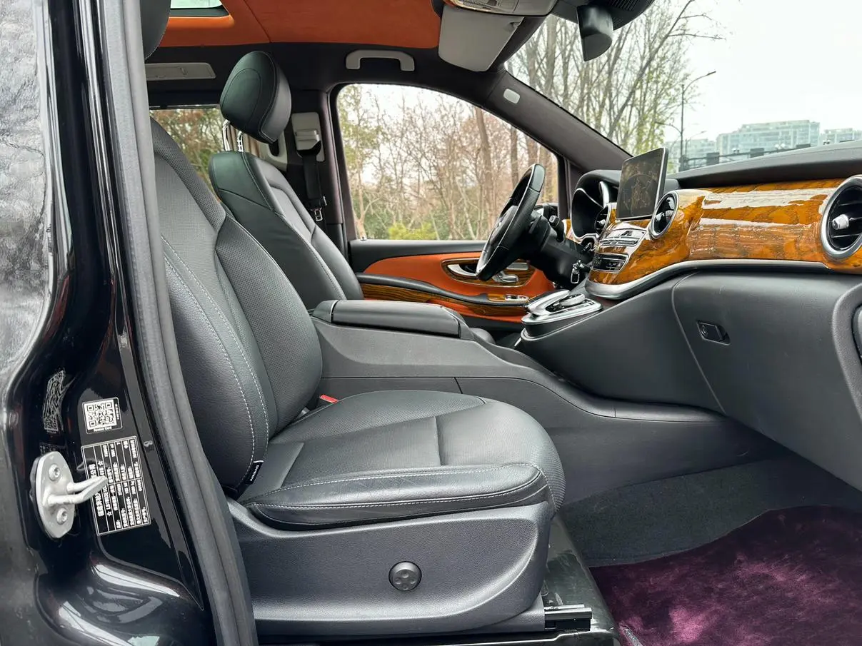 Mercedes-Benz Mercedes-Benz V-class V 260 L Premium Extended Version