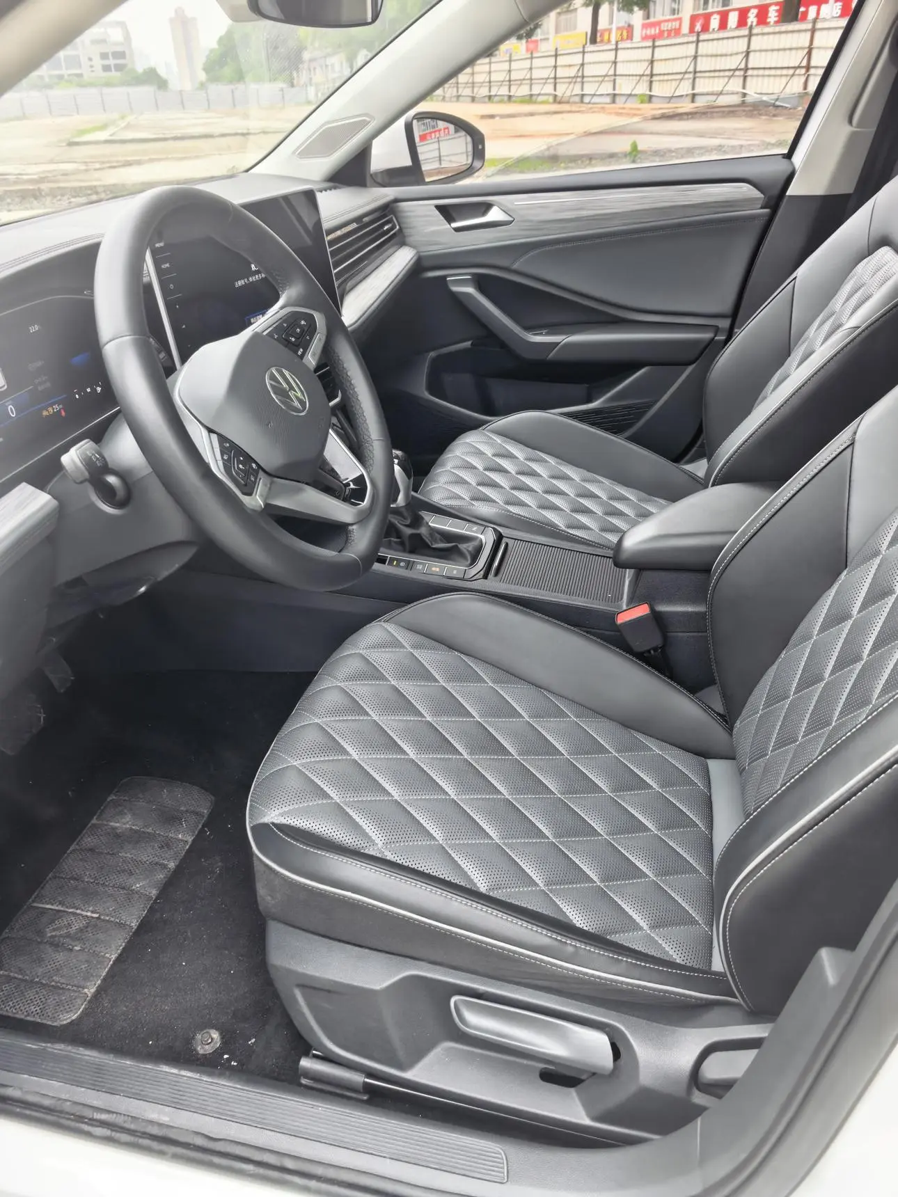 Volkswagen Sagitar 200TSI DSG Flying Edition