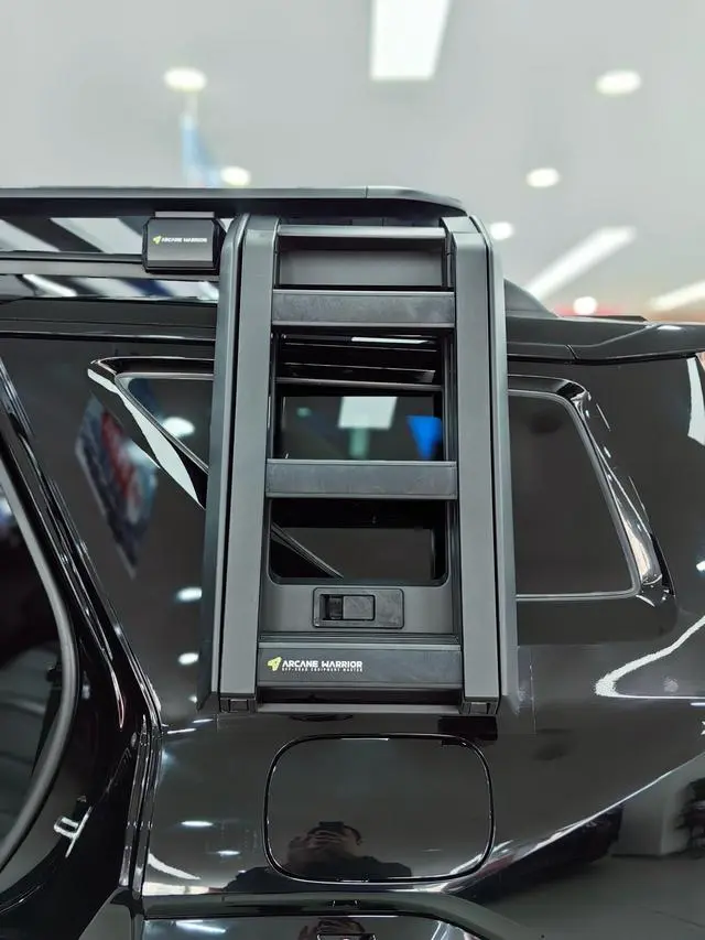 Tank Tank 400 Hi4-T Off-road version