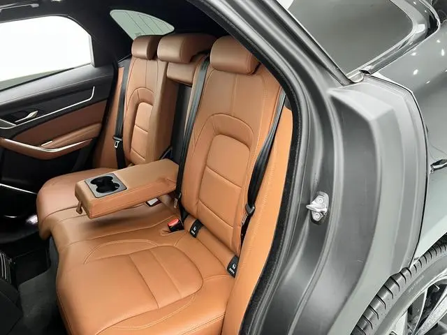 Jaguar Jaguar F-PACE P250 R-Dynamic BLACK