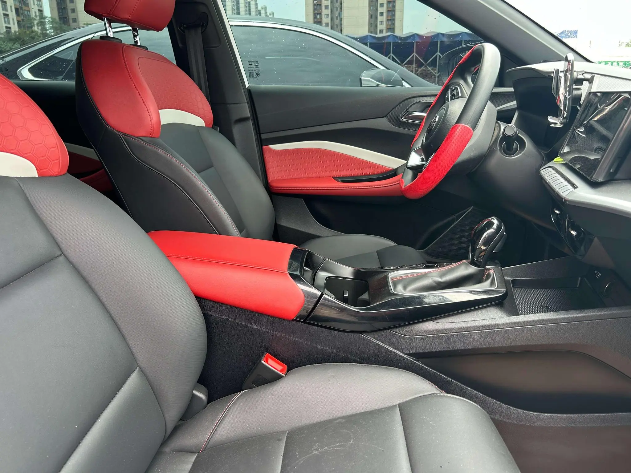 MG MG5 180DVVT CVT Youth Deluxe Edition