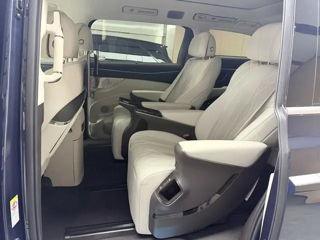 Denza Denza D9 DM Smart driving version 1020 four-wheel drive flagship model