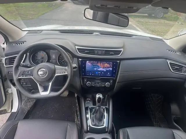 Nissan Qashqai 2.0 L XV Smart Edition