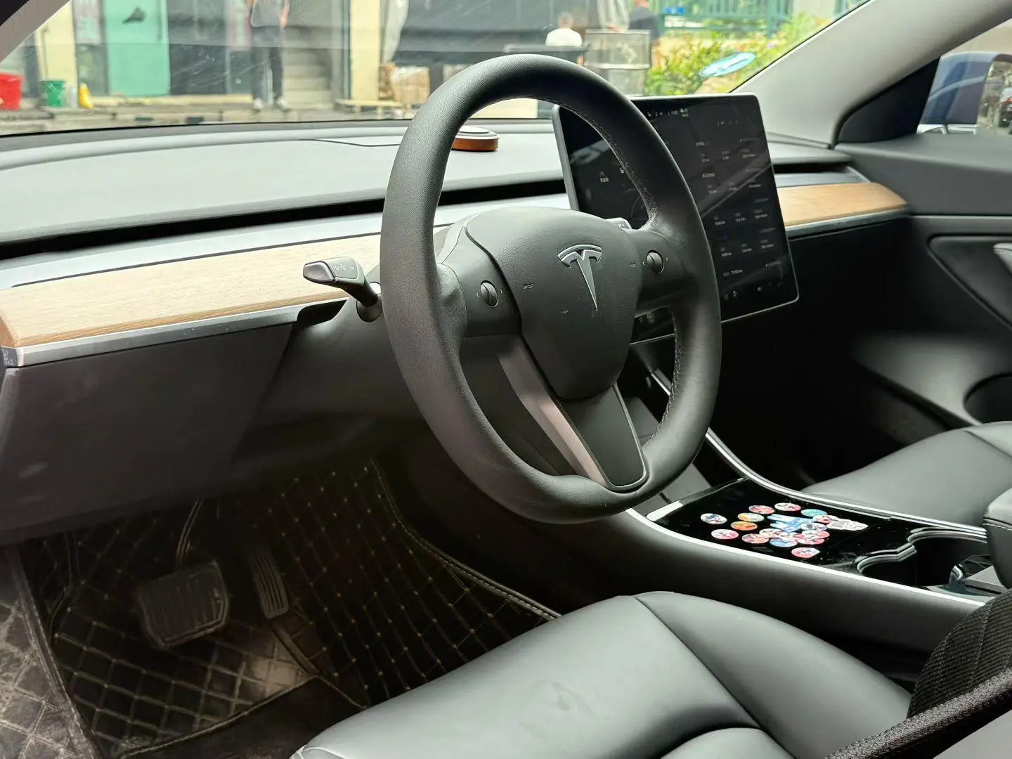 Tesla Model 3 Facelift, long battery life, rear-wheel drive version