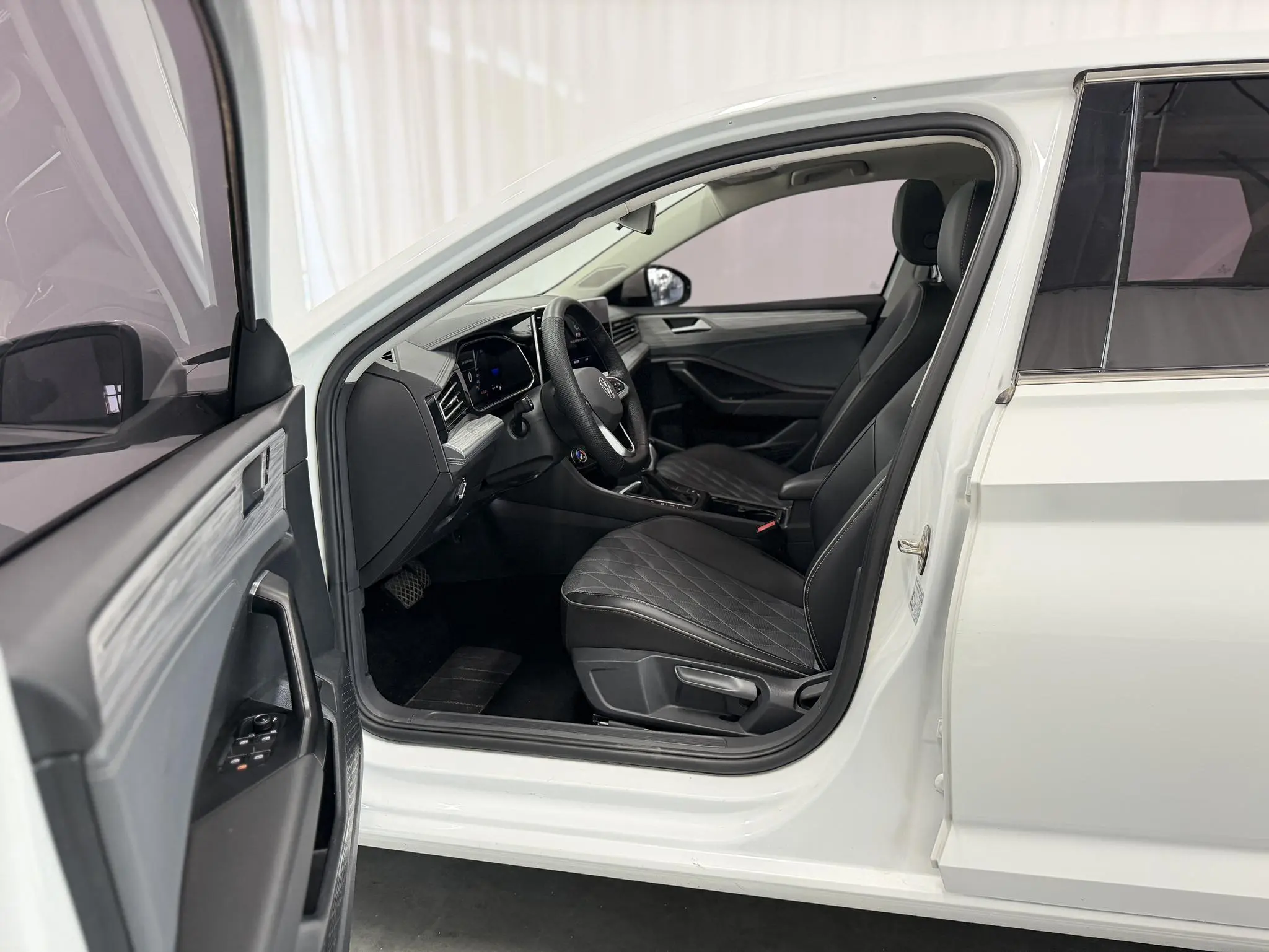 Volkswagen Sagitar 300TSI DSG Beyond Edition