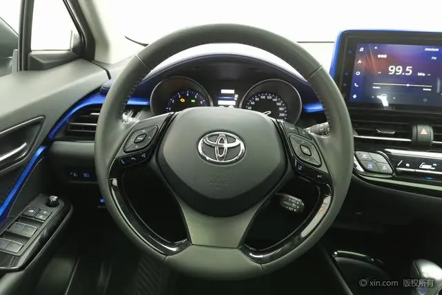 TOYOTA Toyota C-HR 2.0L Deluxe Edition