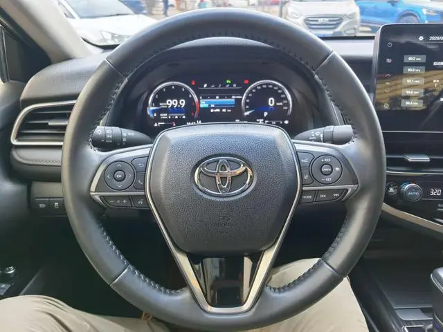 TOYOTA Camry 2.5G Deluxe Edition