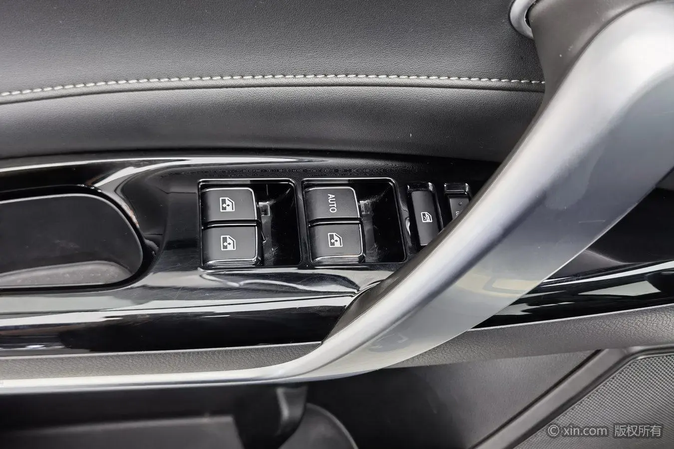 Changan Changan CS95 2.0T two-wheel drive luxury