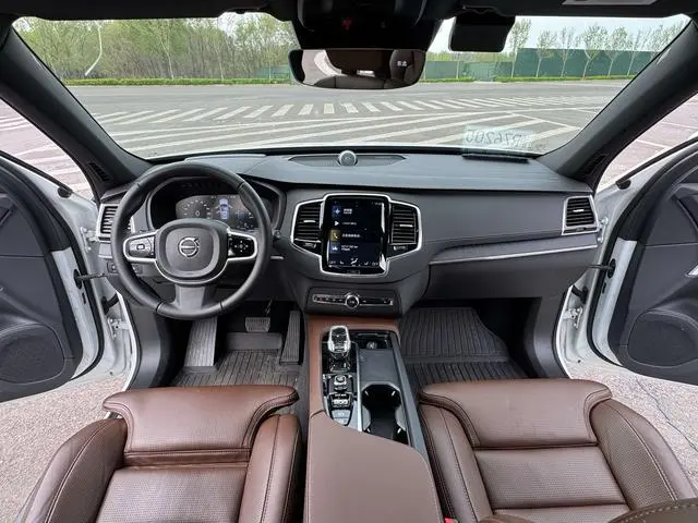 Volvo Volvo XC90 PHEV E-drive hybrid T8 Zhizun Deluxe Edition 7 Seats