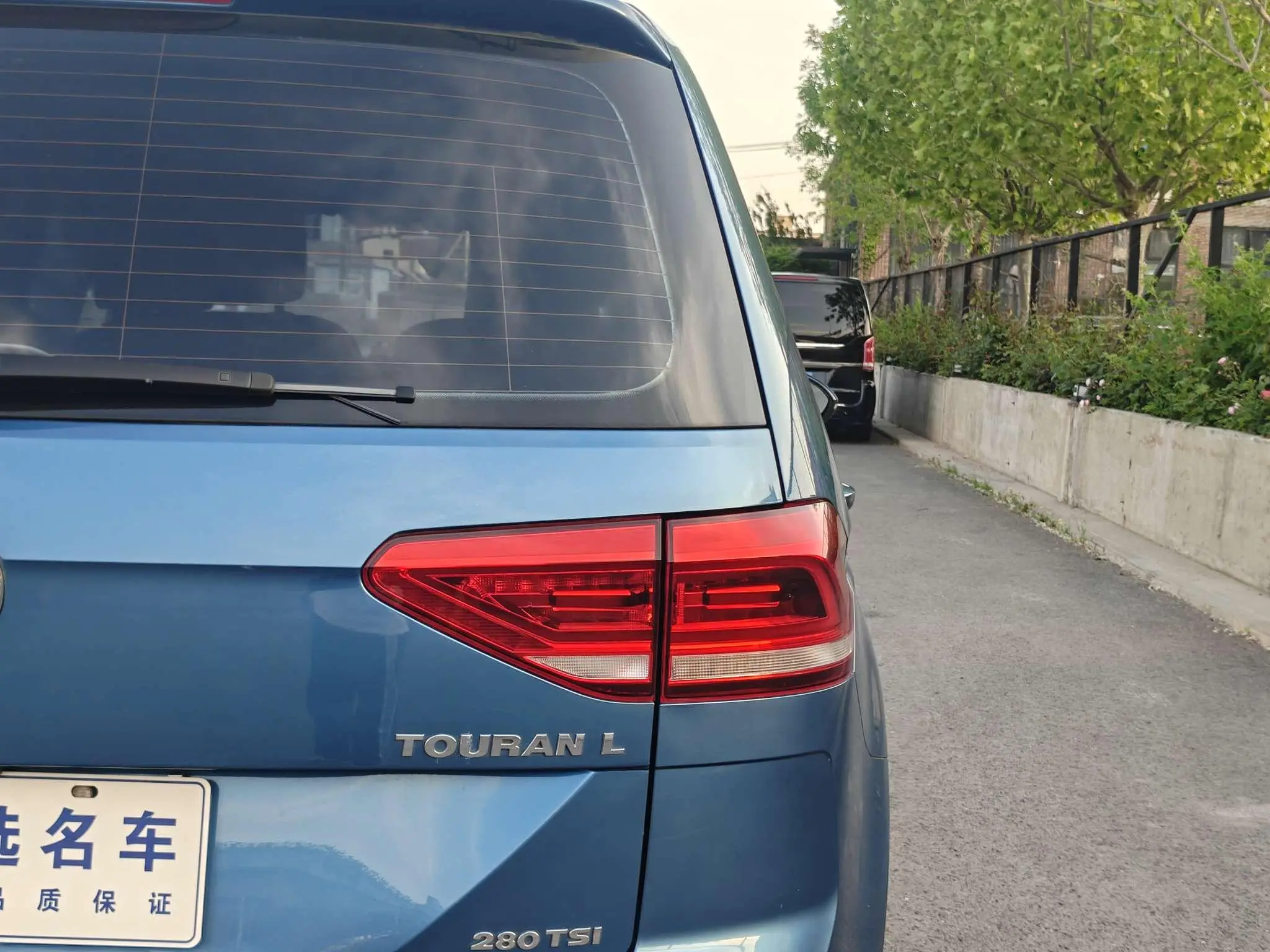 Volkswagen Touran L 280TSI Automatic Shuya Version