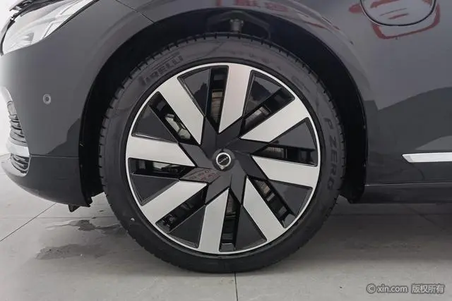 Volvo Volvo S90 PHEV T8 four-wheel drive long battery life Zhiya Deluxe Edition