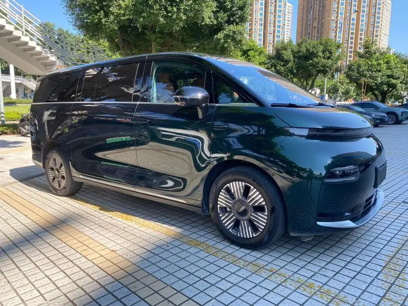 Geely Galaxy Wing true L380 140kWh 6-seater four-wheel drive Ultra
