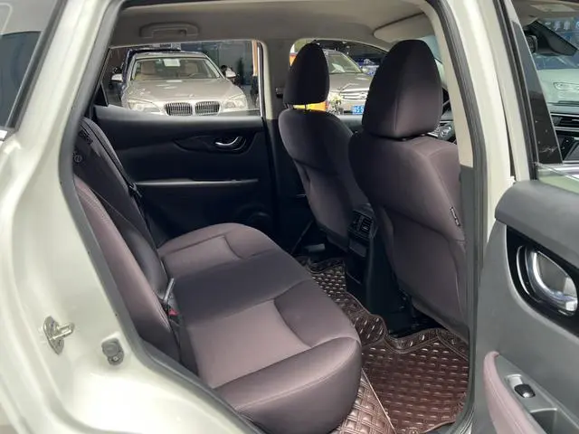 Nissan Qashqai 2.0 L XV Smart Edition